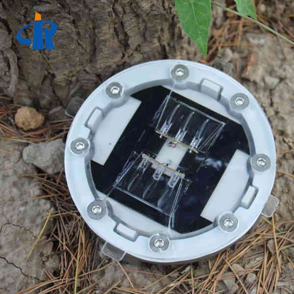 <h3>Embedded Solar Road Stud Markers</h3>
